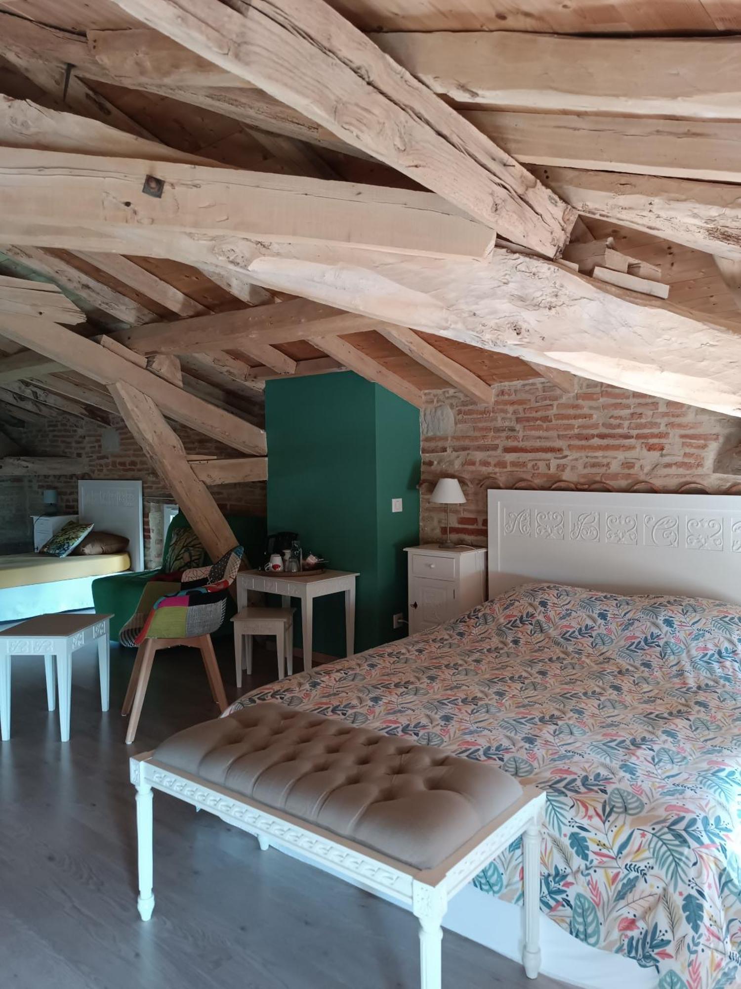 Le Jardin Des Cedres Hotell Lavaur  Rom bilde