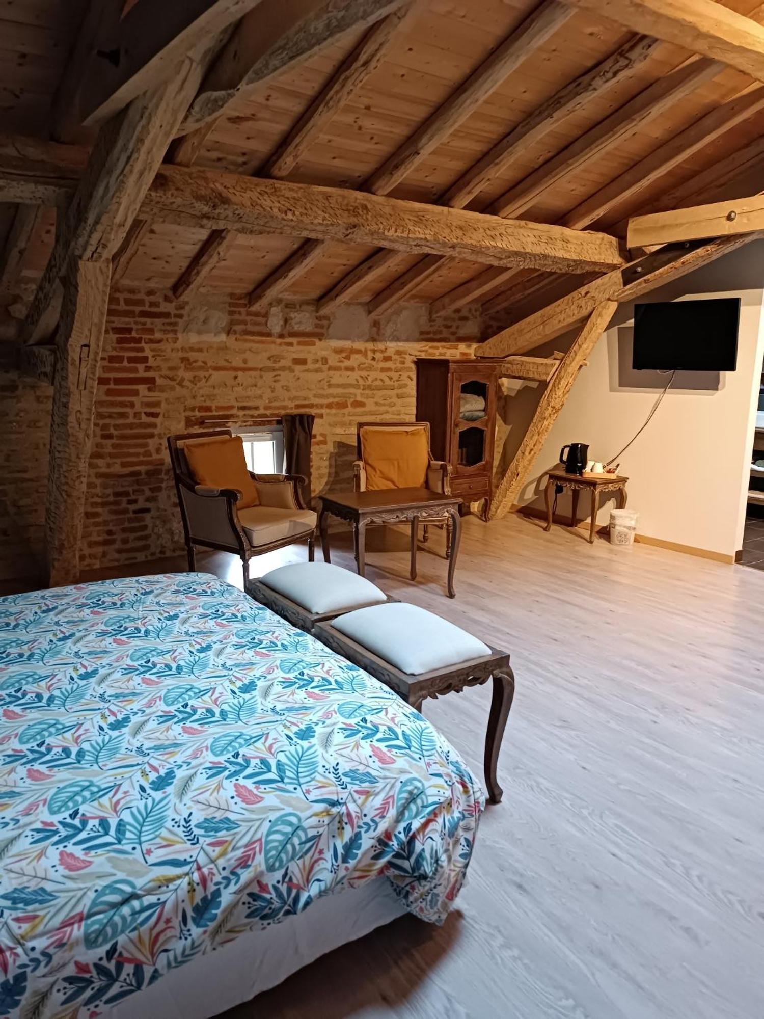 Le Jardin Des Cedres Hotell Lavaur  Rom bilde